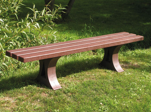 Canetti recycled plastic bench in an outdoor setting